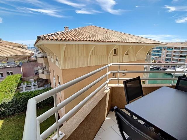 Apartment Jl Port Frejus